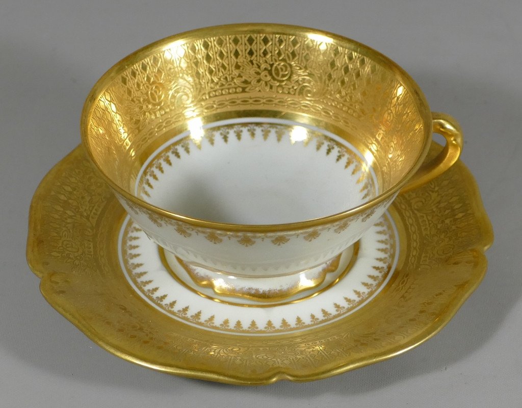 Limoges Porcelain Collection Cup In Large Inlay Of Gilding