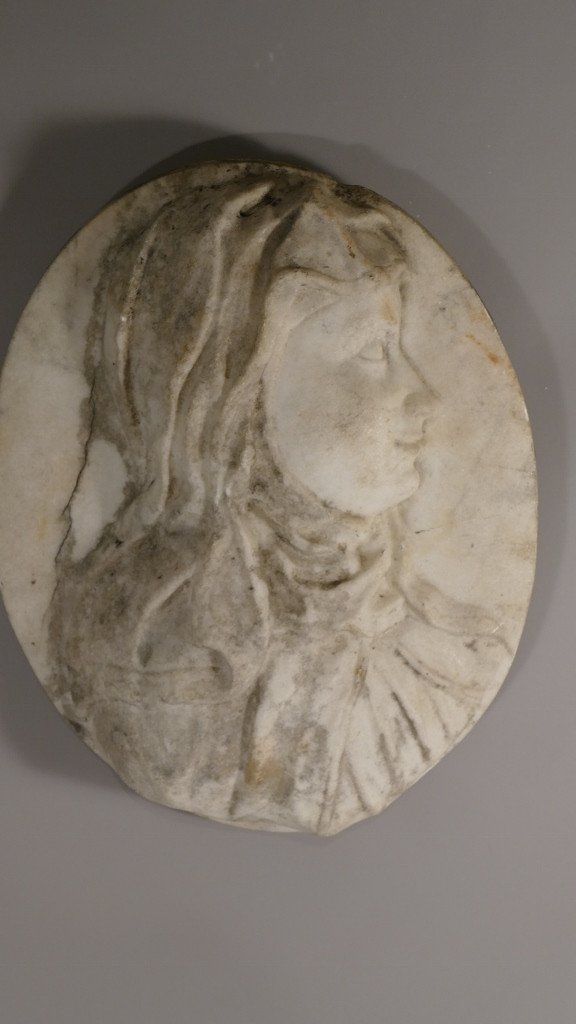 Bas Relief En Mabre, Portrait En Médaillon d'Une Femme Voilée, Sainte? époque XVIII ème Siècle