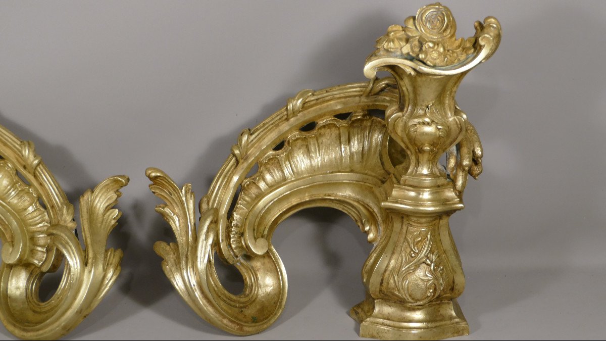 Paire De Chenets Louis XV En Bronze Doré à l'Urne Fleurie Et Feuilles d'Acanthe, époque XIX ème-photo-3