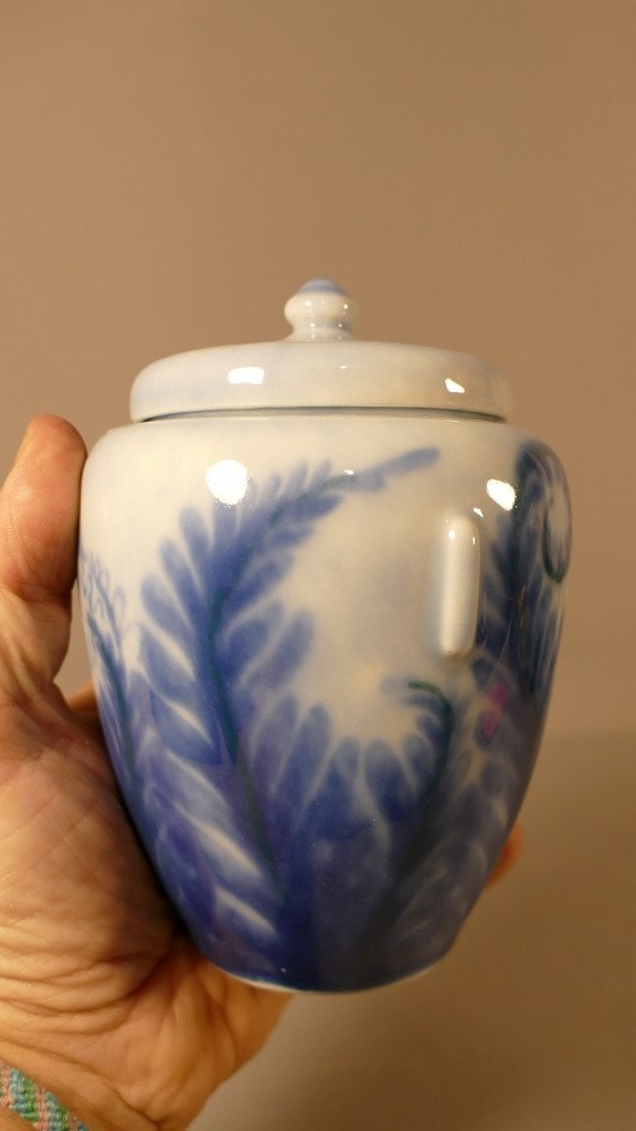 Camille Tharaud Limoges, vase couvert ou pot à tabac aux fougères bleu, Art Déco-photo-1