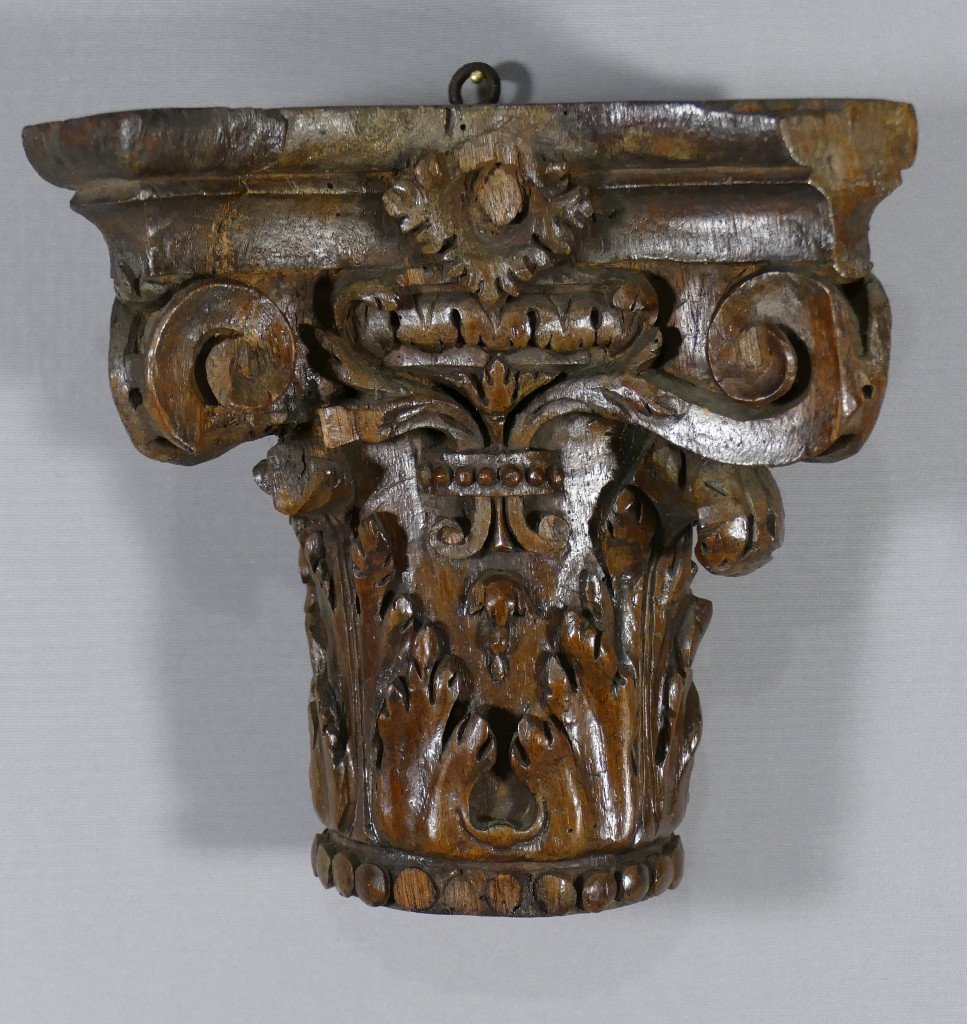 Chapiteau Corinthien En Chêne Sculpté Dans Le Goût Du XVIII ème, Console d'Applique