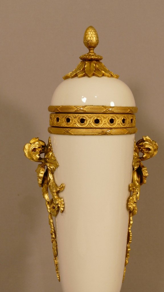 Perfume Burner, Cassolette In White Porcelain And Gilt Bronze, Napoleon III-photo-2