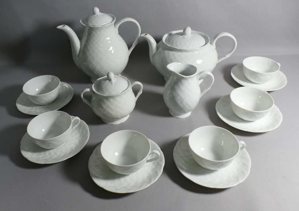 Service à Thé Et Café En Porcelaine Blanche  De Limoges, Bernardaud Tressé