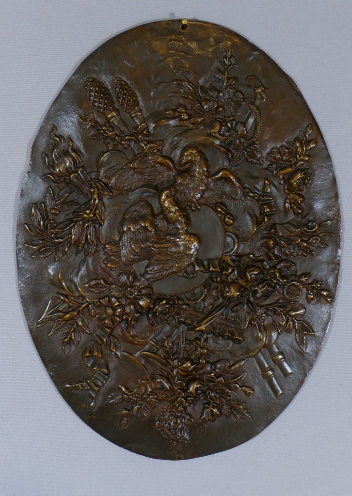 Decorative Plate In Bronze, Louis XVI Decor With Doves, Flowers And Music, Late XVIII