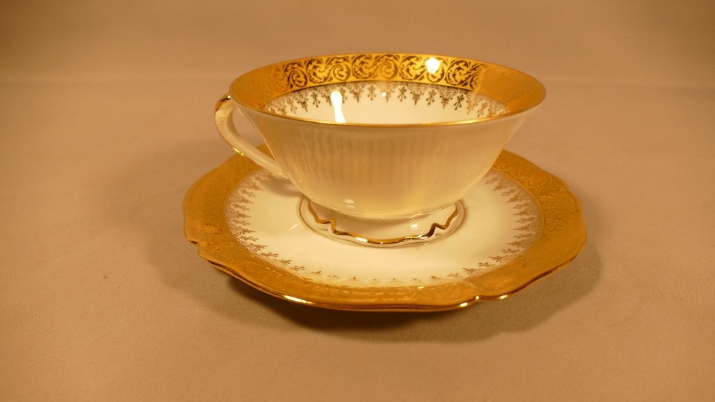 Limoges, Tasse De Collection En Porcelaine Blanche, Décor à l'Or Fin, époque XX ème-photo-3