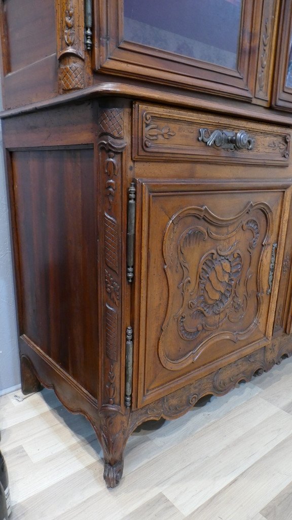 Buffet Louis XV Two Bodies Forming Showcase In Carved Walnut, Eighteenth Time, South West-photo-5