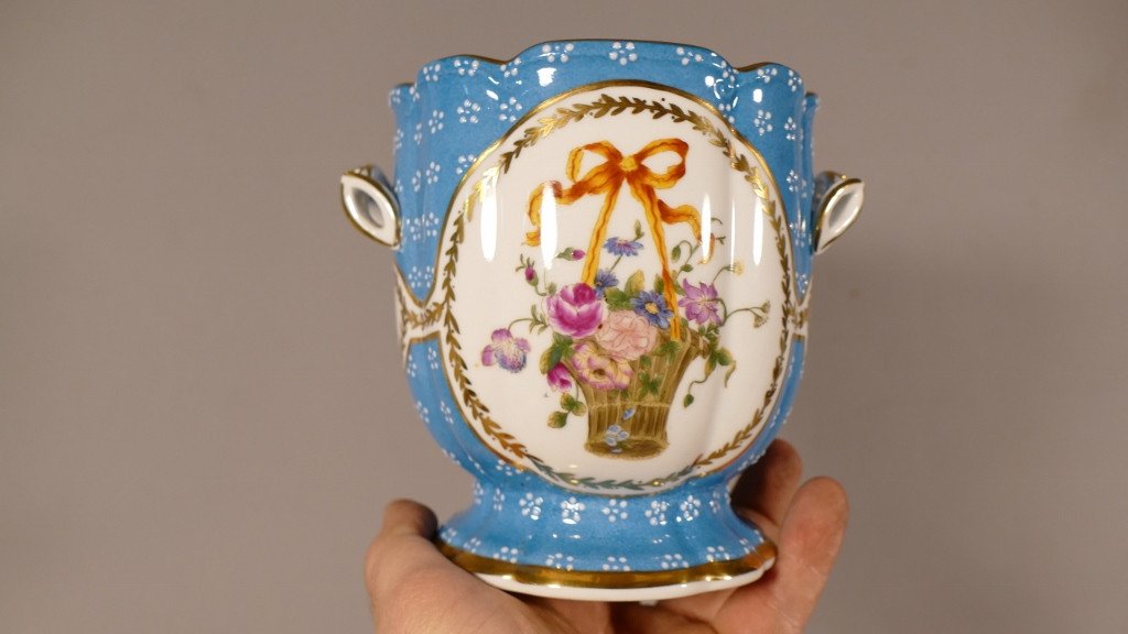 Cache Pot En Porcelaine, Décor à La Corbeille De Fleurs, époque XX ème-photo-3