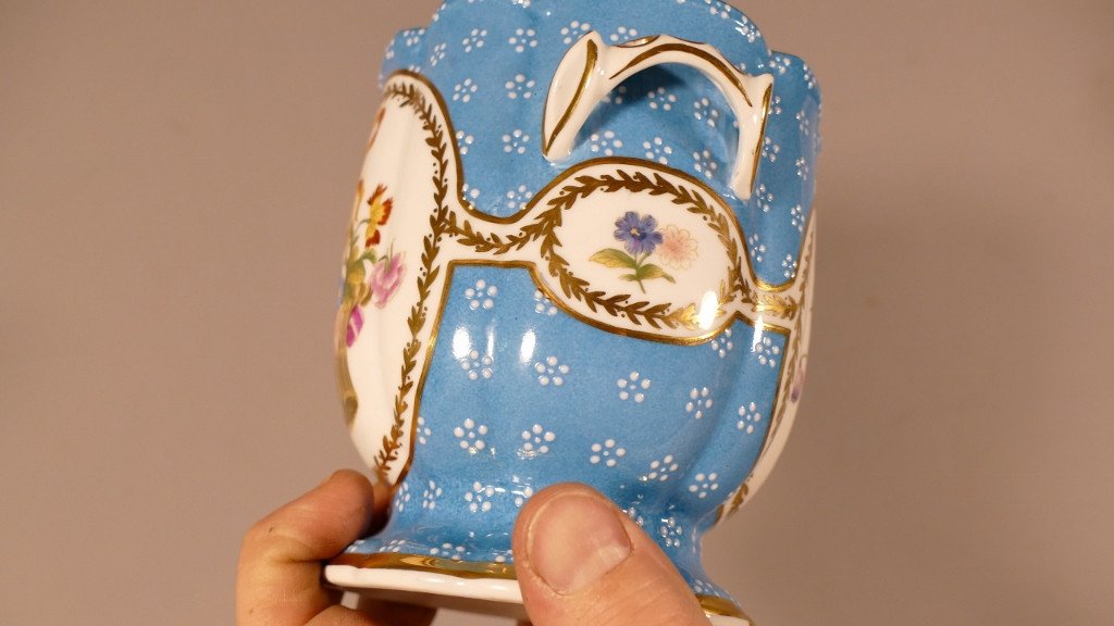 Cache Pot En Porcelaine, Décor à La Corbeille De Fleurs, époque XX ème-photo-1