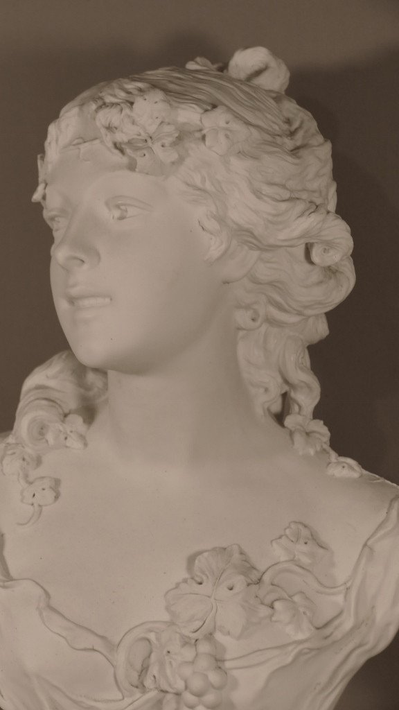 Georges Levy, Bust Of A Young Woman With Vine Branches, XIXth Porcelain Biscuit-photo-2