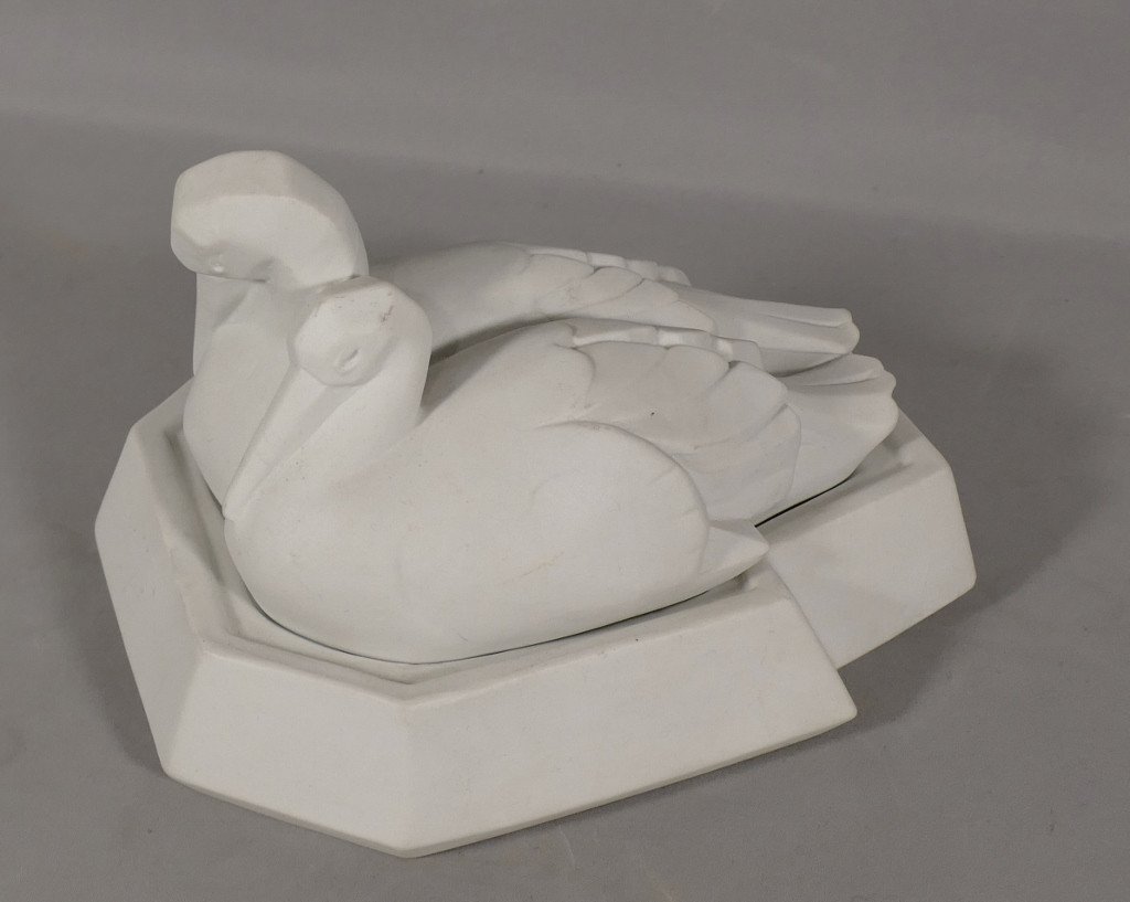 Pelican Box Sculpture In Porcelain Biscuit Art Deco Period