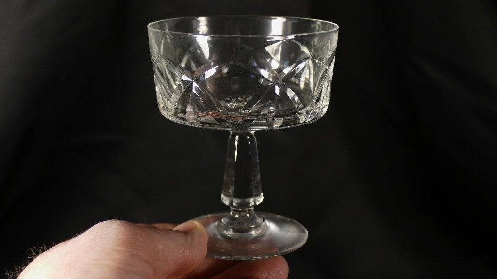 Cristal De Sèvres, 12 Coupes à Champagne Cristal Taillé Forme Art Déco-photo-4