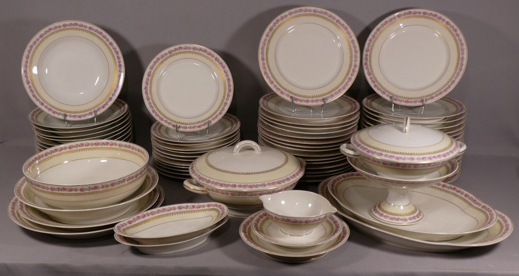 Charles Field Haviland, 69-piece Table Service Decor With Roses, Limoges Porcelain