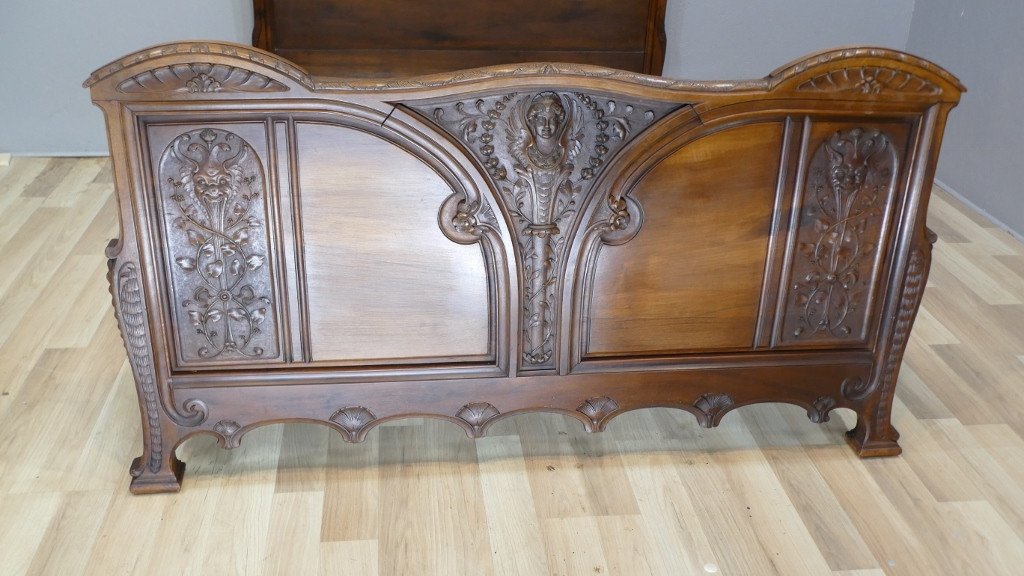 Carved Walnut Bed With Mascarons And Acantus Leaves 140*190 Late 19th Century-photo-3