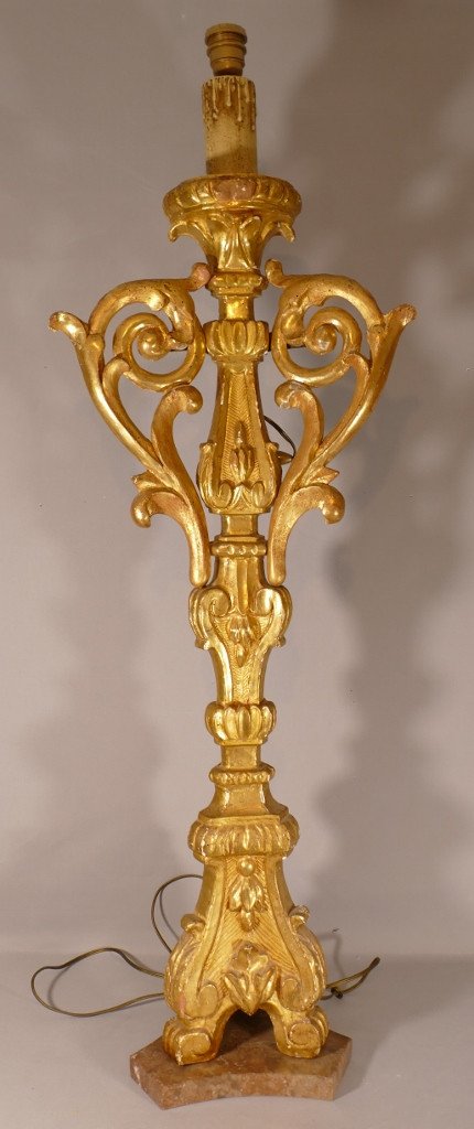 Très Grande Lampe, Lampadaire XVIII ème En Bois Sculpté Et Doré, Pique Cierge Louis XIV