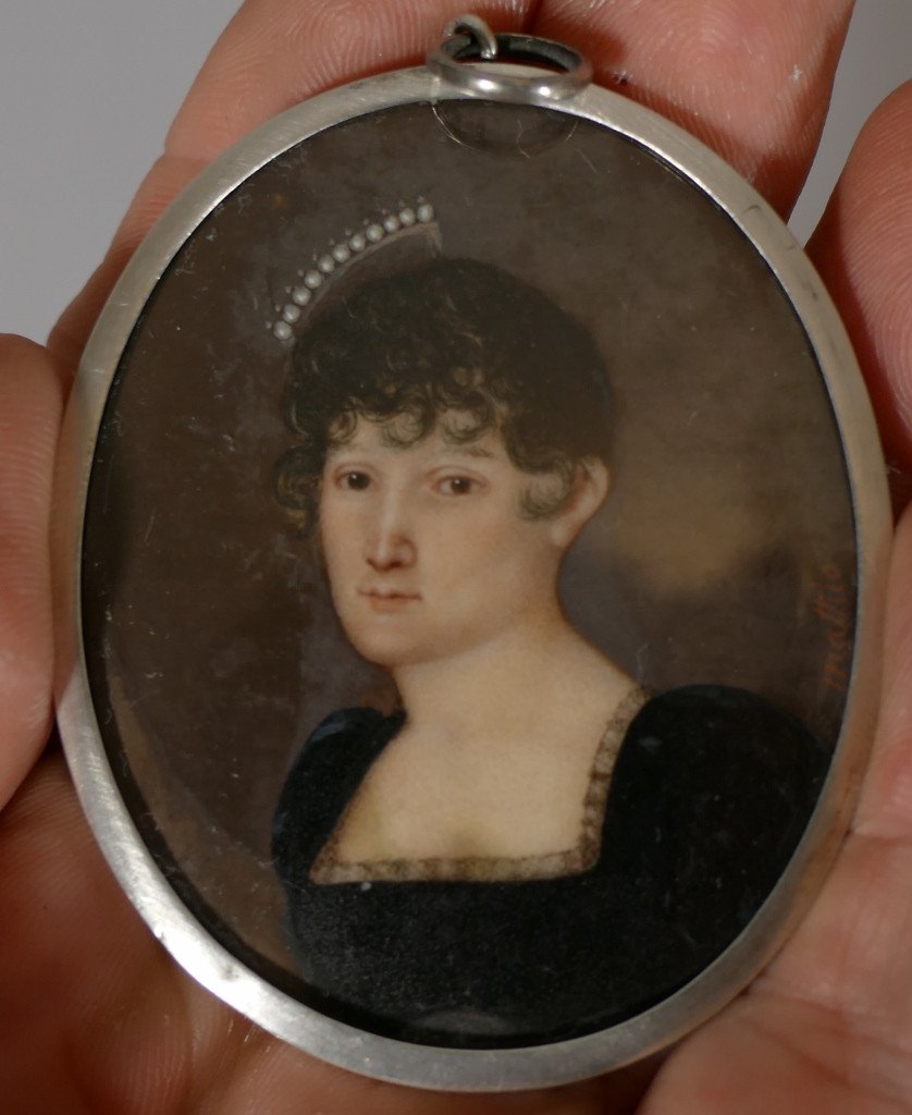 Portrait d'Une Femme Au Peigne En Perles, Miniature Sur Ivoire Signée Mathio, époque XIX ème-photo-1
