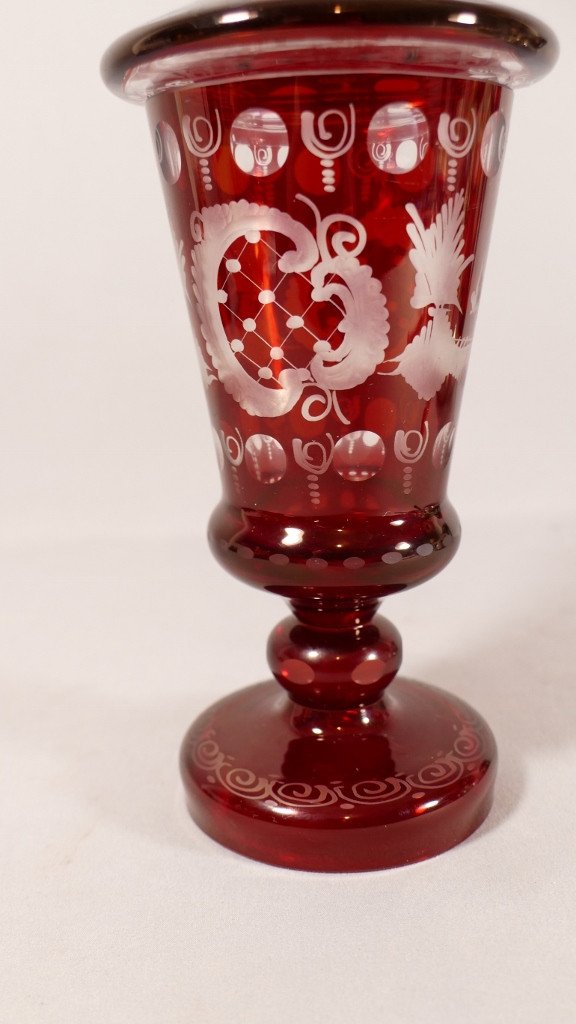 Drageoir, Vase Couvert En Cristal rouge Gravé De Bohême, époque XX ème-photo-3
