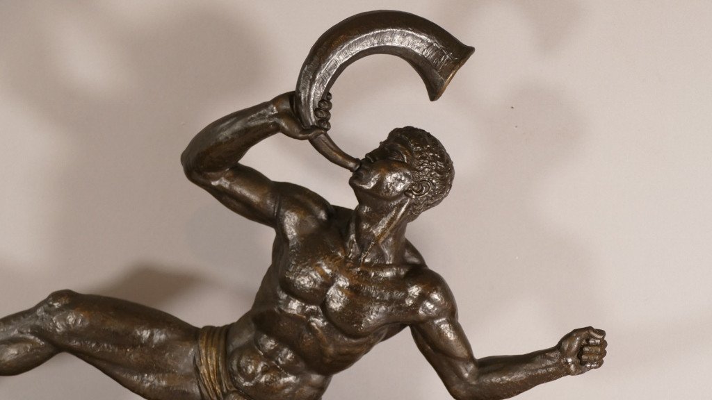 Lucien Gibert, Guerrier à l'Olifant, Sculpture Art Déco En Métal Patiné Bronze-photo-2