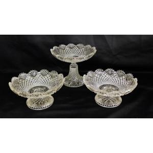 Val Saint Lambert, Ensemble De 3 Coupes Sur Pieds En Cristal Moulé Taillé, époque XIX ème