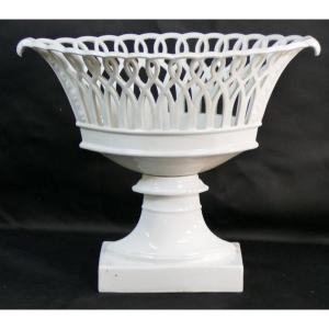 Empire Style Shuttle Cup In Openwork White Porcelain, XIXth Time