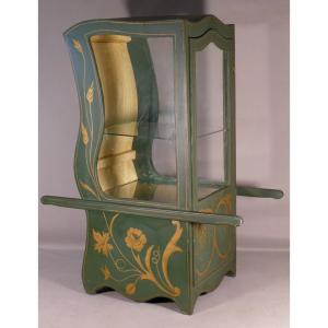 Large Showcase Sedan Chair In Painted Wood And Glass, Mid Twentieth Time