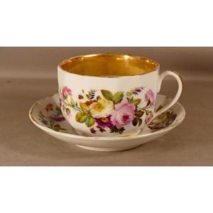 Tasse à Thé Ou Chocolat En Porcelaine Peinte De Fleurs, époque XIX ème