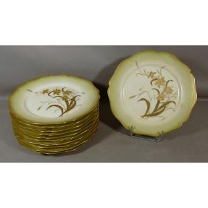 11 Assiettes à Dessert En Porcelaine De Limoges Aux Lys En Pâte d'Or, époque XIX ème