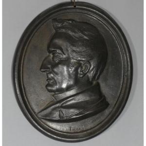 Médaillon Profil Fonte De Fer Représentant Adolphe Thiers, Président De La République Française