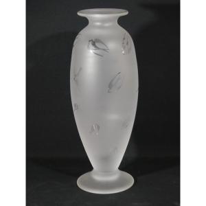 Sèvres Crystal Vase With Frosted Swallow Decoration, Mid-20th Century
