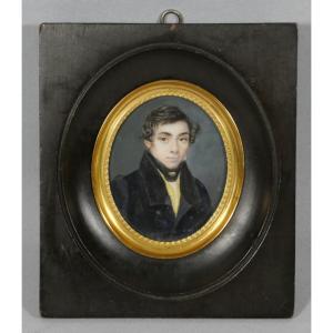 Portrait miniature d'un jeune homme époque Empire, début XIX ème