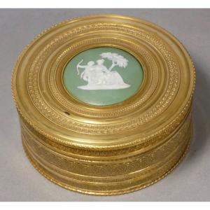 Coffret à bijoux, boîte en laiton ciselé et doré de style Empire, médaillon Wedgwood, XIX ème