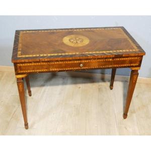 Table de salon formant bureau en marqueterie – Italie du Nord, fin du XVIIIᵉ siècle