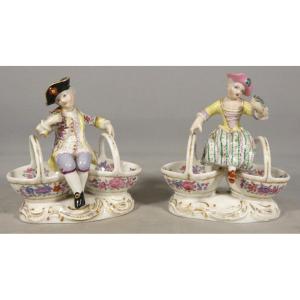 Paire de salerons homme - femme en porcelaine – Samson, dans le goût de Meissen – XIXᵉ siècle