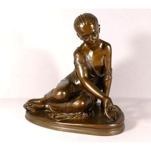"the Girl Playing Jacks," Bronze With A Brown Antique-style Patina, Barbedienne And Collas, 19th Century