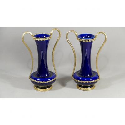 Paire De Vases En Porcelaine Bleu Sèvres Et Bronze Doré Aux Serpents, époque XIX ème