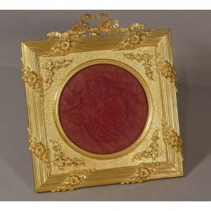 Superb Photo Frame Or Miniature Louis XVI In Chiseled Gilt Bronze, XIXth Time