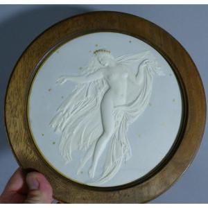 Biscuit Medallion, Crowned Goddess With Stars, Walnut Frame, XIXth Time