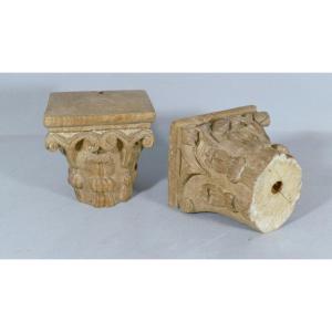 Pair Of Small Corinthian Capitals Forming Consoles In Carved Oak, XIXth