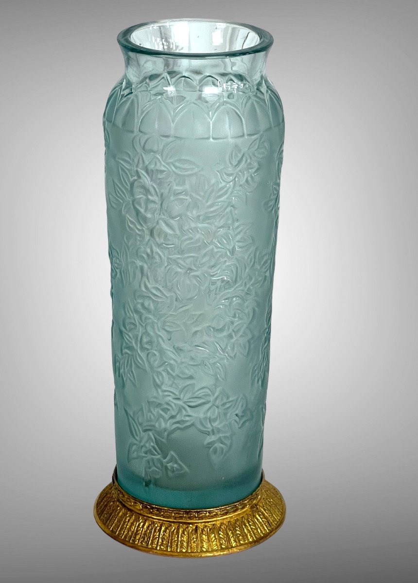 Vase Signé A La Pointe Lalique France En Cristal Bleu Pâle Moulé Et Pressé-photo-1