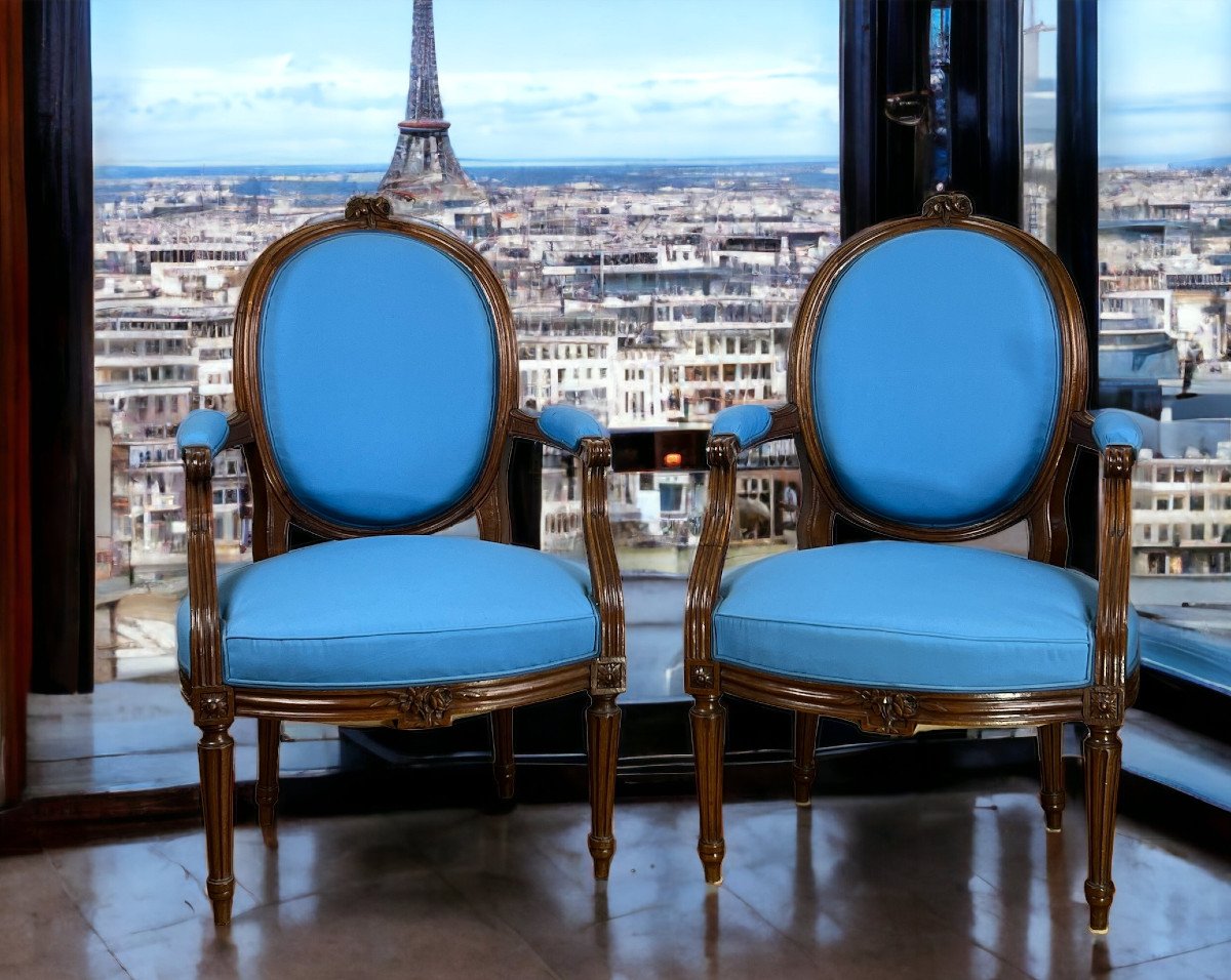 Pair Of 18th Century Louis XVI Armchairs In Carved Molded Walnut / Upholstered-photo-3