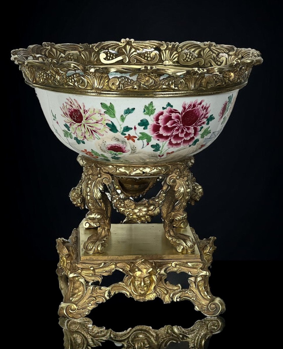 Large Chinese Cup From The 18th Century Decorated With Flowers Adorned With A Bronze Mount-photo-2
