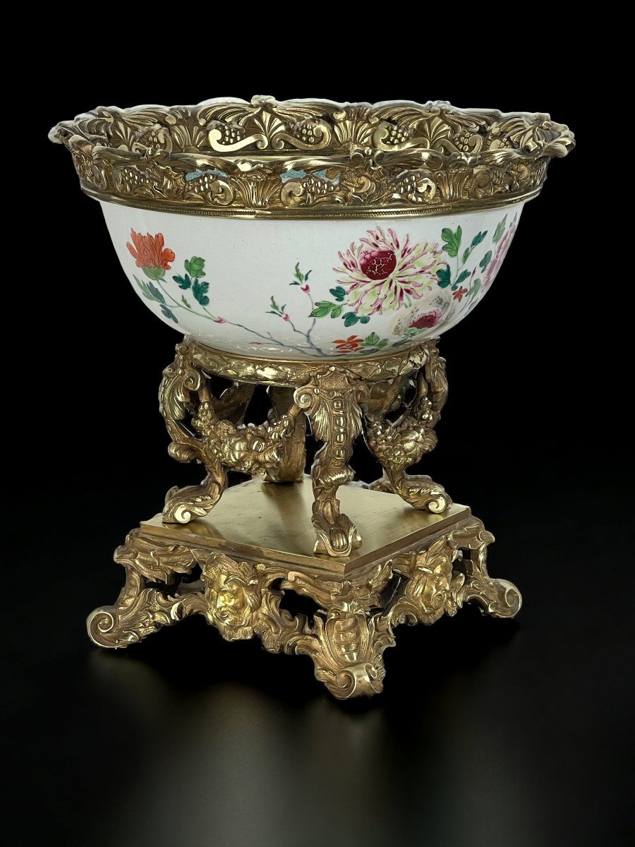 Large Chinese Cup From The 18th Century Decorated With Flowers Adorned With A Bronze Mount-photo-3