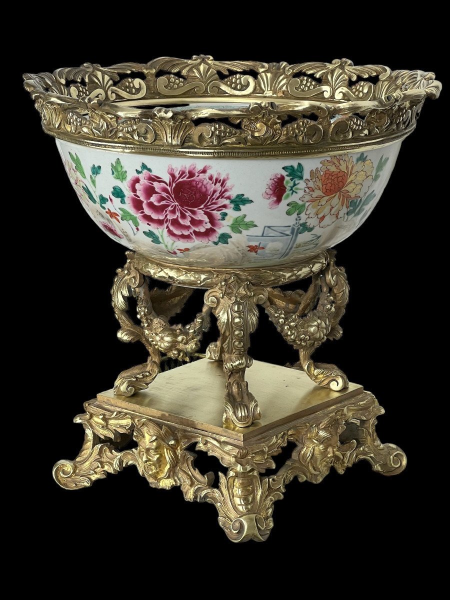 Large Chinese Cup From The 18th Century Decorated With Flowers Adorned With A Bronze Mount-photo-5