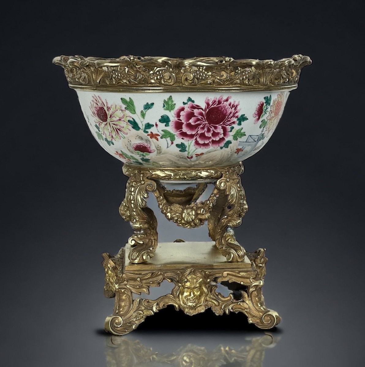 Large Chinese Cup From The 18th Century Decorated With Flowers Adorned With A Bronze Mount-photo-6