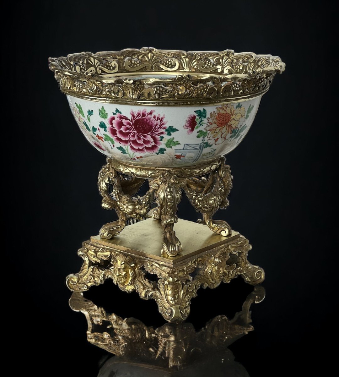 Large Chinese Cup From The 18th Century Decorated With Flowers Adorned With A Bronze Mount-photo-7