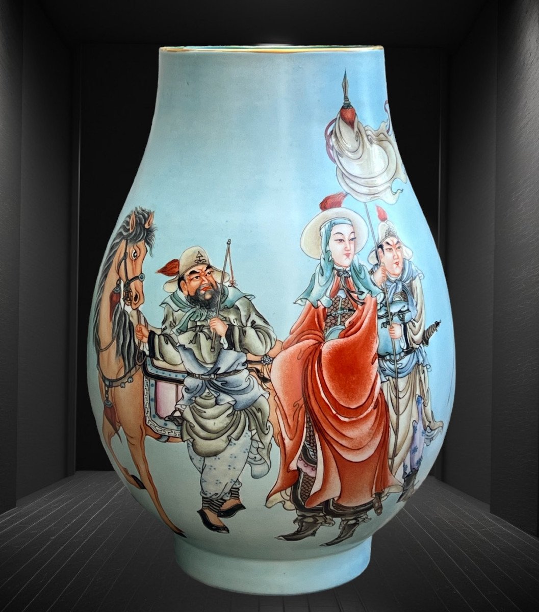 Grand Vase Balustre En Porcelaine De Chine A Decor Emaillé Polychrome De 39 Cm-photo-3