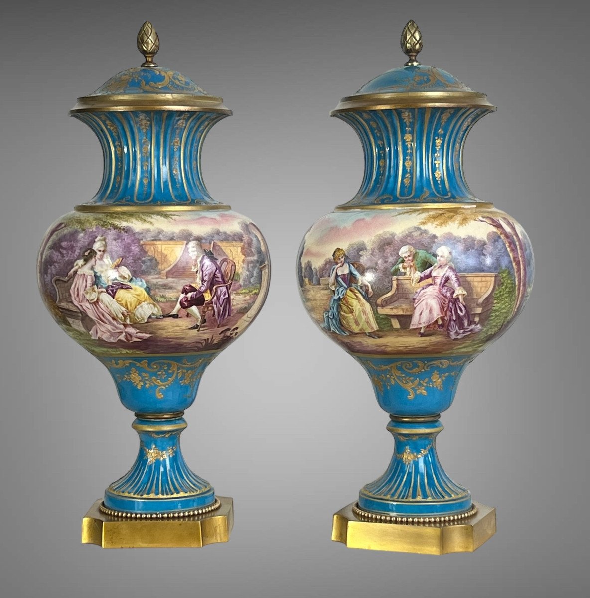Paire De Vases Du XIXe En Porcelaine De Sèvres A Décor De Scènes Galantes-photo-2