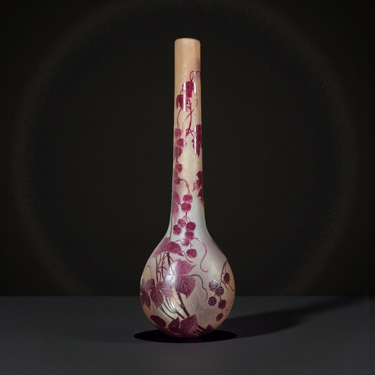 Important Vase Ovoïde Signé Legras En Verre Givré A Decor De Mûriers De 65 Cm De Haut 