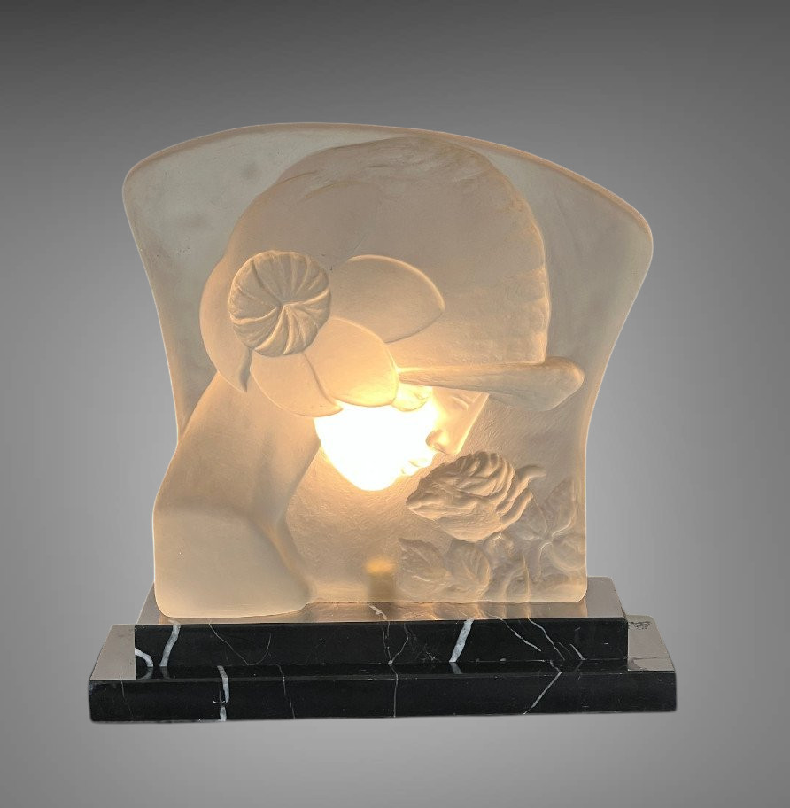 Lampe époque Art Déco En Pâte De Verre Sur Socle En Marbre " Visage De Femme "