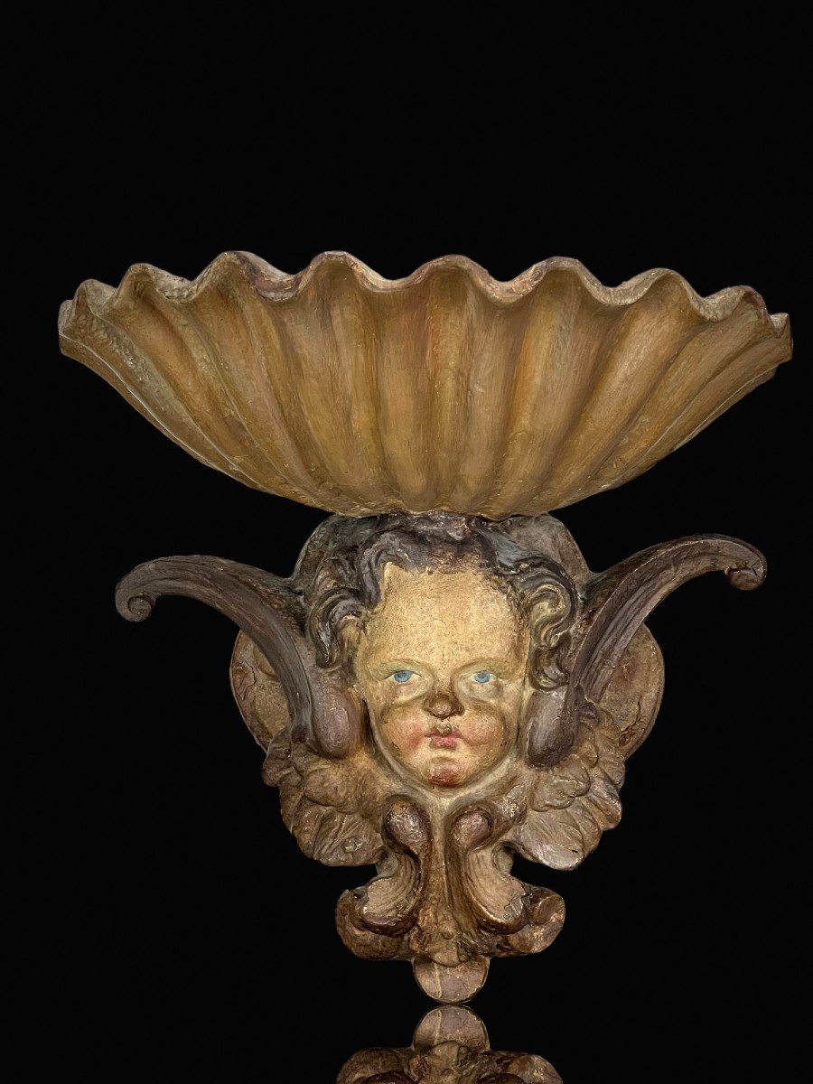 Paire d'Anciens Bénitiers Du XIXe En Plâtre Patiné A Décor D Angelots Ailés-photo-3