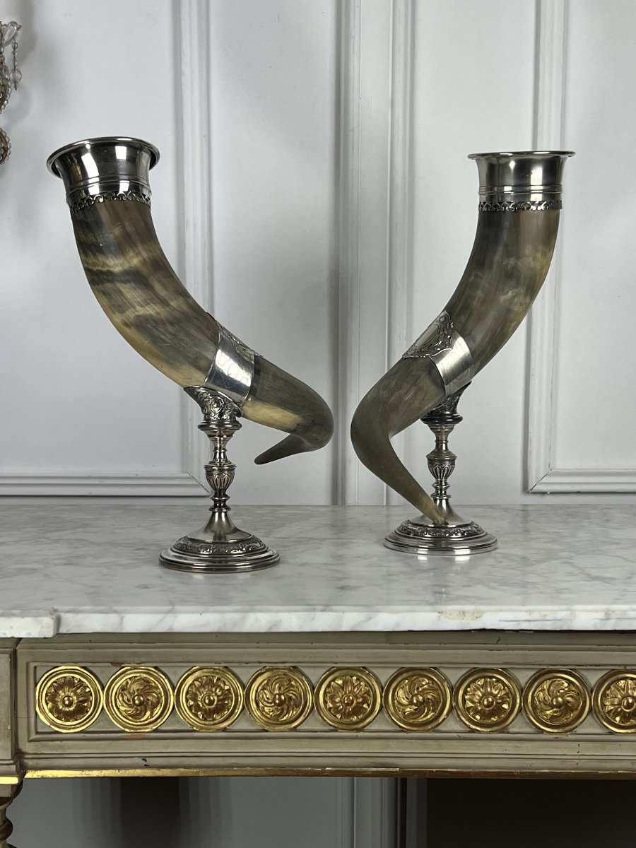 Paire De Coupes Libatoires En Corne Monture Et Pied En Metal Argenté Epoque XIXe-photo-2
